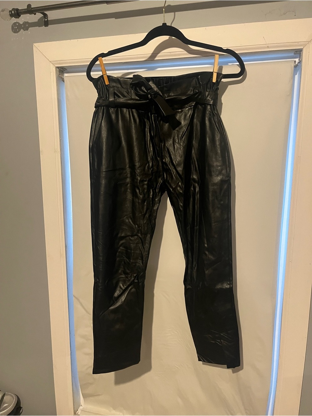 Faux Leather Paperbag Ankle Pants - Black size large tie waist